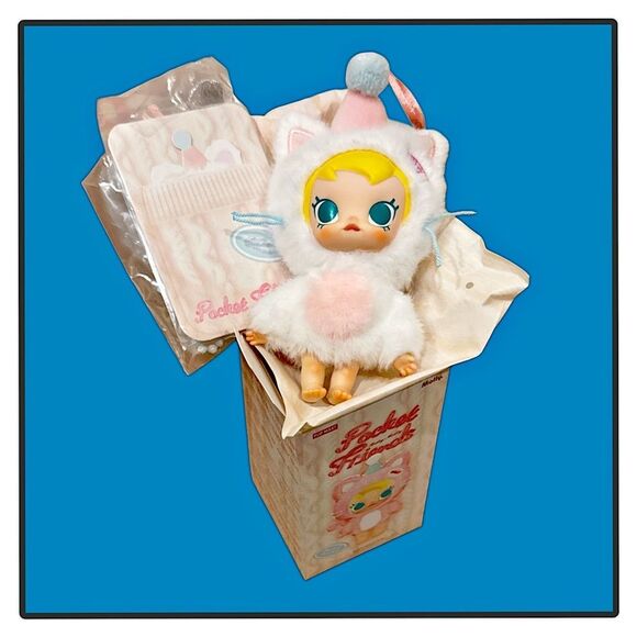 Pop Mart Baby Molly Pocket of Friends Pet My Head - Picture 4 of 16